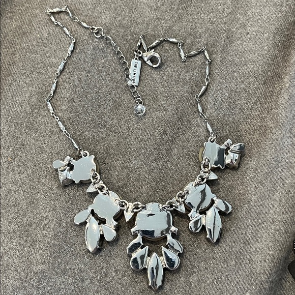 🌻3/$15 The Limited Silvertone Rhinestone Statement Necklace & Earring Set - Picture 6 of 6